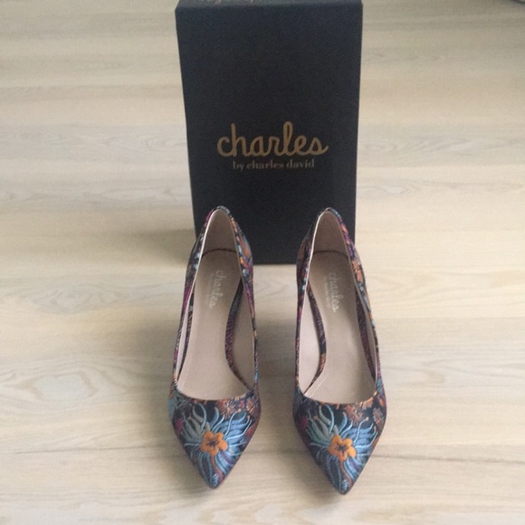 Charles by Charles David Embroidered design Angelica Shoes 8.5 m NEW IN BOX - Picture 5 of 11
